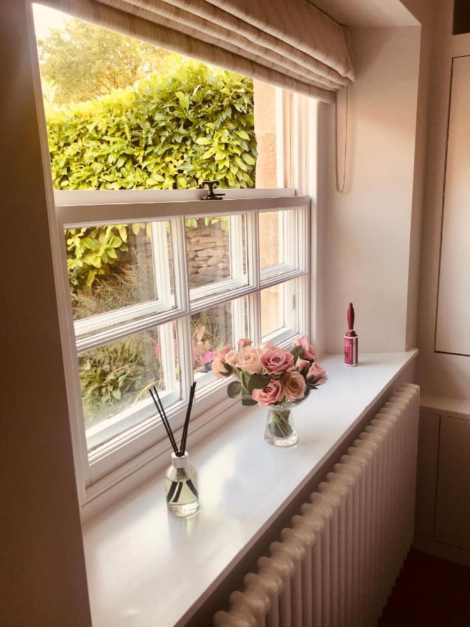 The Old Post Office Studio Apartment In A Beautiful Cotswold Village Cirencester Exterior photo