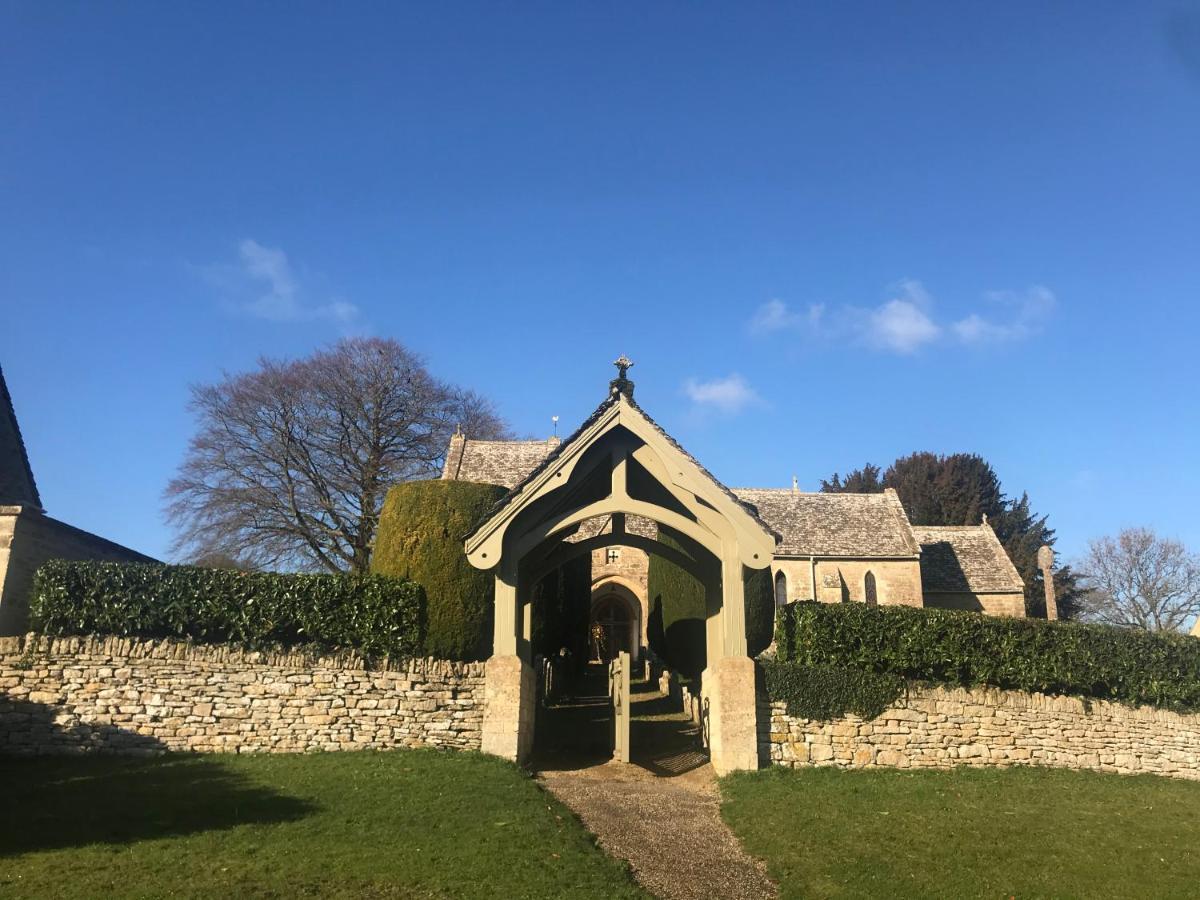 The Old Post Office Studio Apartment In A Beautiful Cotswold Village Cirencester Exterior photo